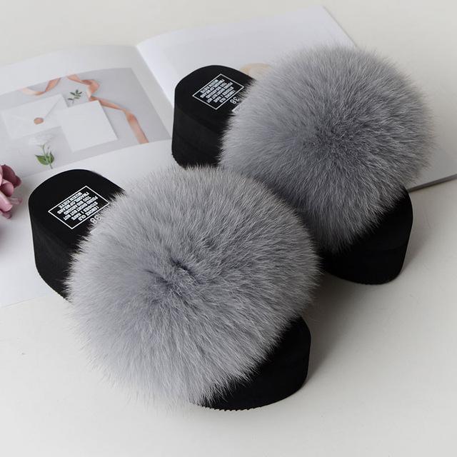 Slippers with mink fur in grey colour